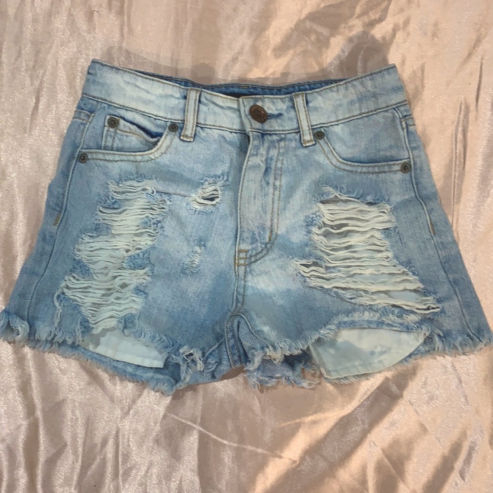 Aeropostale High Wasted Light Wash jean shorts 000